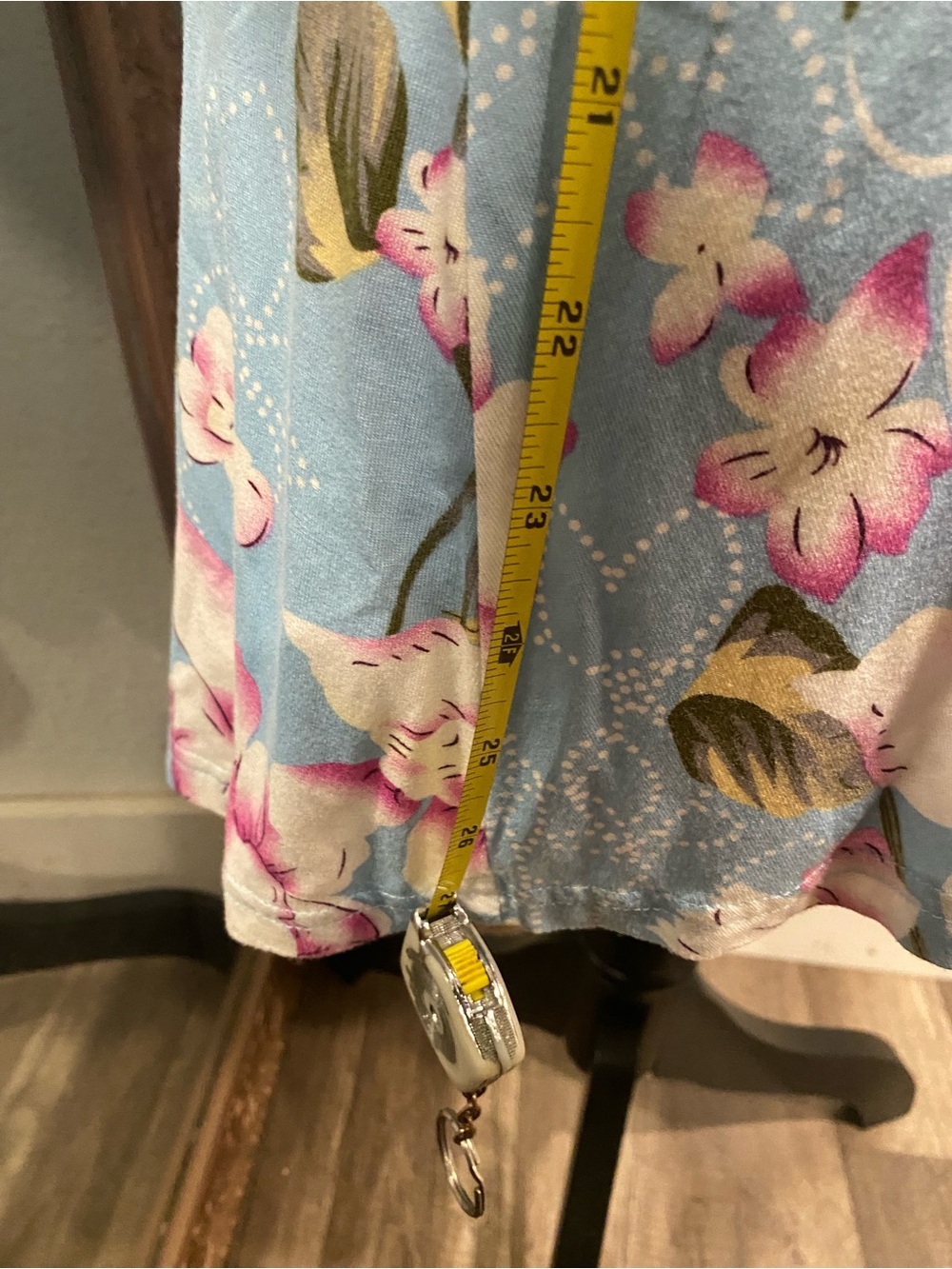 Light Blue Floral V‑Neck Swing Tank Top - Picture 3 of 5